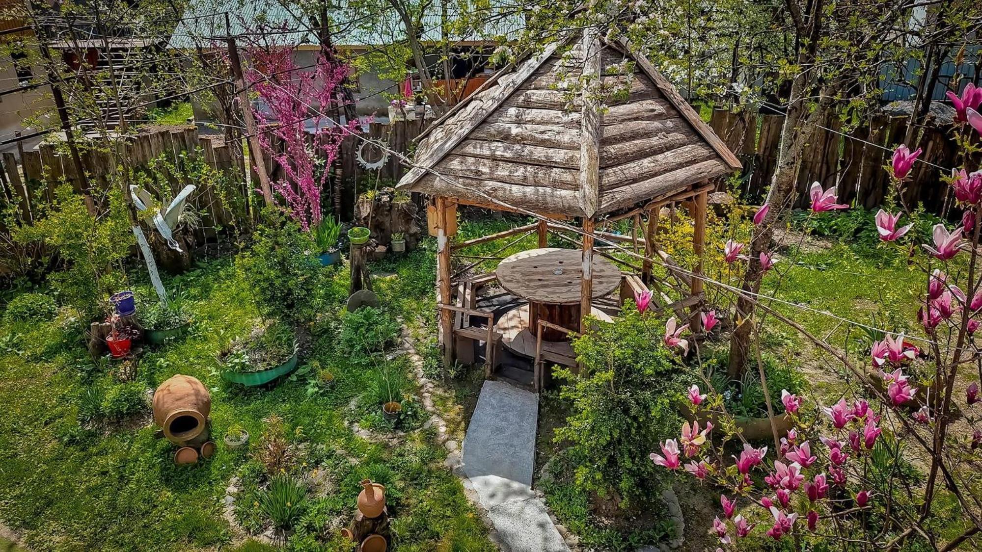 Guest House "Svaneti" Lentekhi Exterior photo
