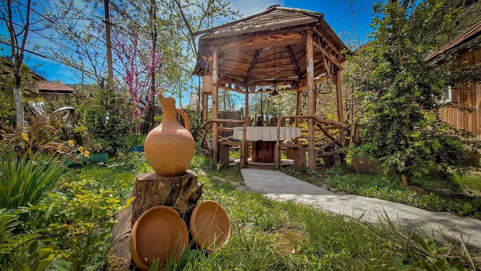 Guest House "Svaneti" Lentekhi Exterior photo